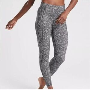Athleta Salutation Slash Pocket Tight XXS